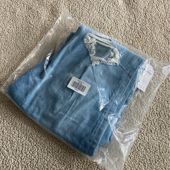 🔸 Abercrombie & Fitch 🔸 “the mom high rise” jeans - Picture 8 of 11